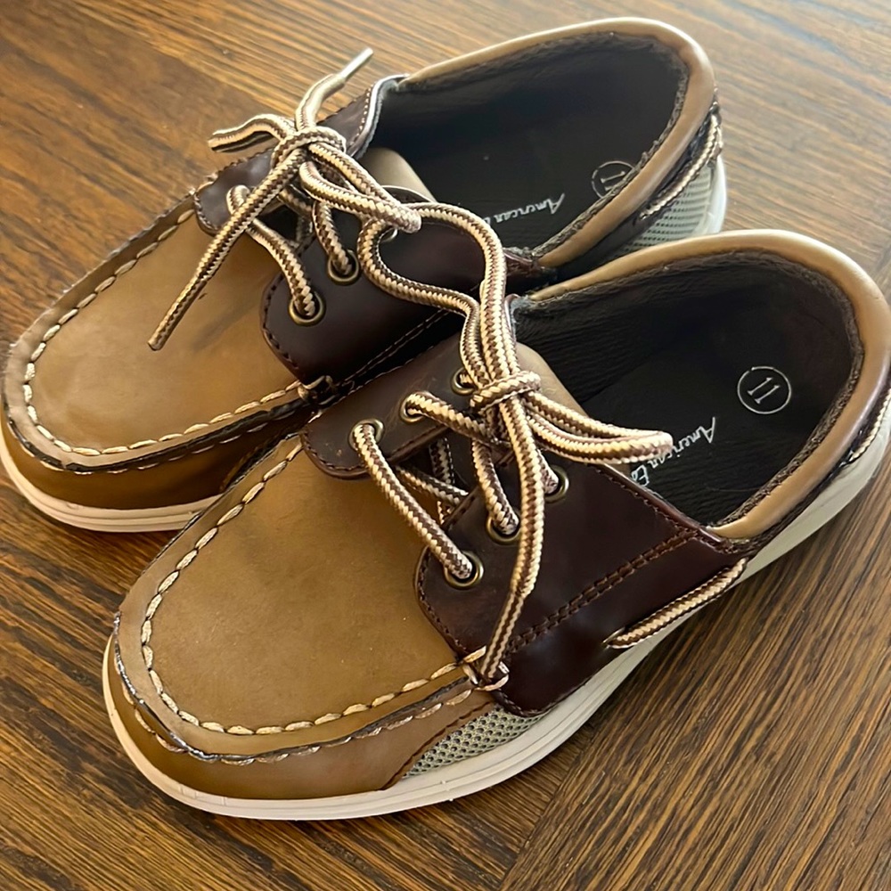 American Eagle Boat Loafers Boys size 11